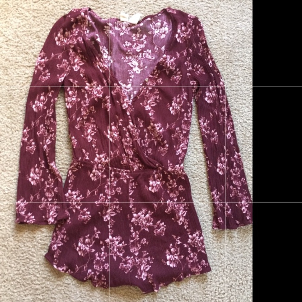 NWOT Maroon Romper, s
